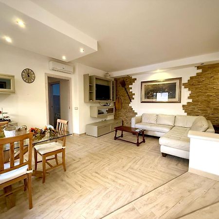 The Refuge Apartment Porto Torres Exteriör bild