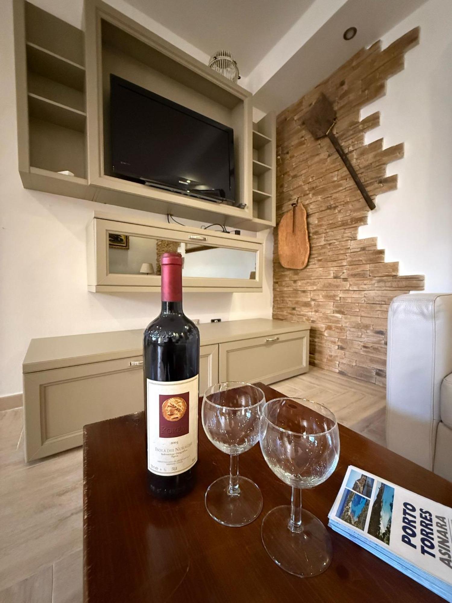 The Refuge Apartment Porto Torres Exteriör bild