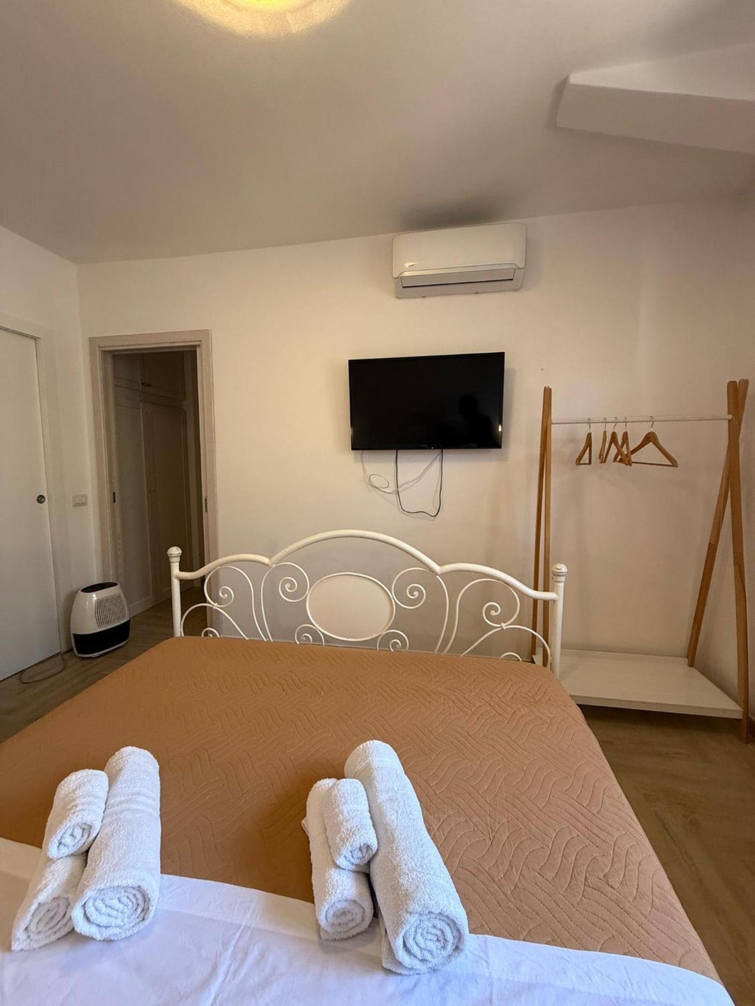 The Refuge Apartment Porto Torres Exteriör bild